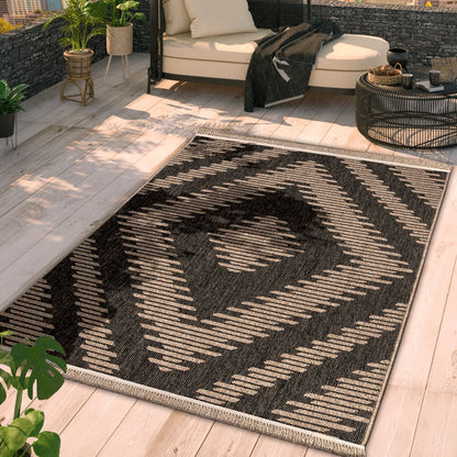 In & Outdoor Rug Cologne with Bohemian Diamond Pattern